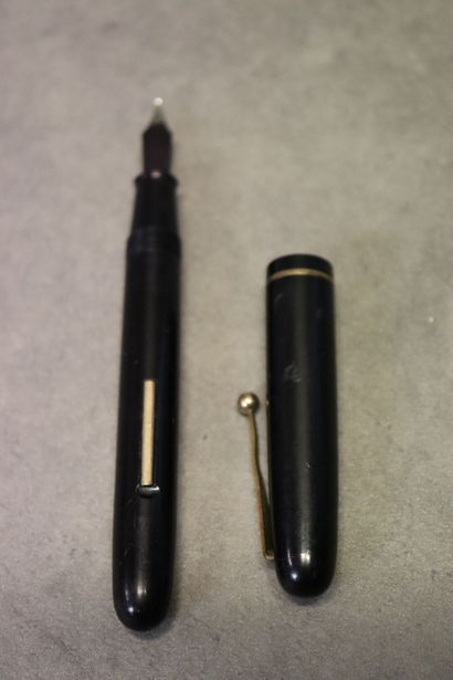 Dunhill NAMIKI. Stylo plume modèle empereur,...