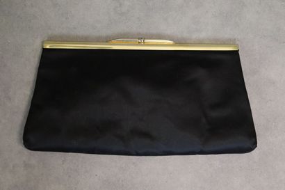 Pochette de soirée en soie noir et métal...