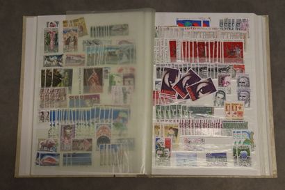 Réunion de dix albums de timbres France ...