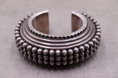 Bracelet en argent poinçon tête de sanglier....