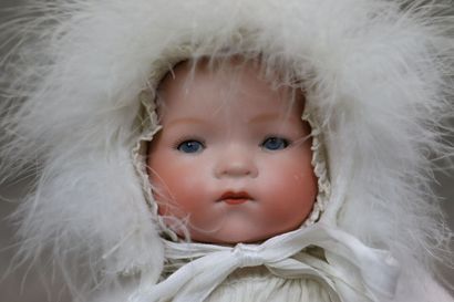 Bébé avec tête en biscuit, bras et jambes...