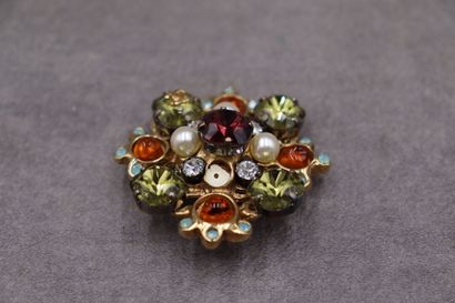 Yves Saint Laurent/ Chanel. Réunion de bijoux...