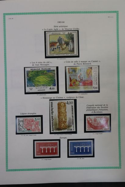 Réunion de cinq albums de timbres France...