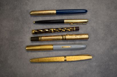 Réunion de six stylos dont Waterman et Parker....