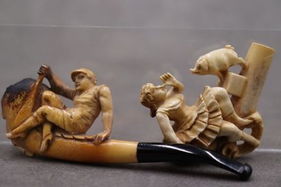 Réunion de d'une pipe et un foyer en écume...