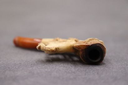 Réunion d'une pipe et un foyer en écume de...