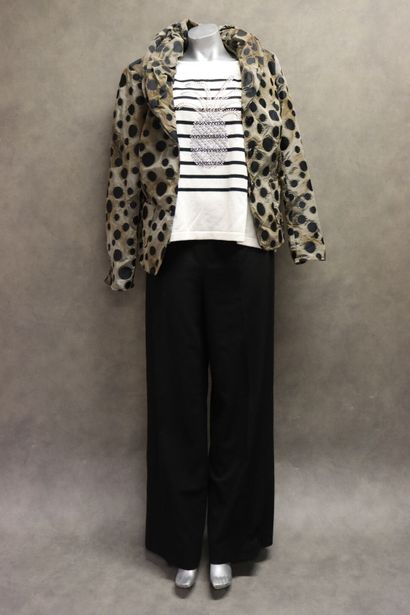 MADELEINE. Pour femme, Réunion d'une veste...