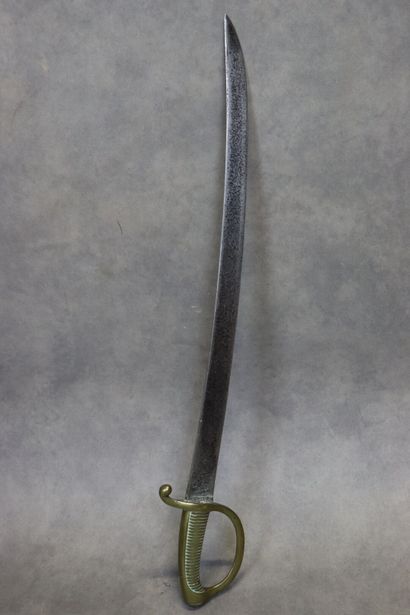 Sabre d'infanterie, poignée en laiton. Longueur...