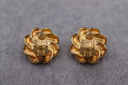 CHANEL. Paire de boucles d'oreilles clips...
