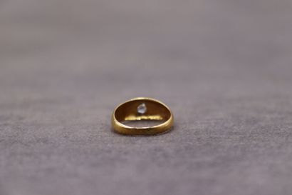 Bague jonc anglais oxyde de zirconium. TDD...