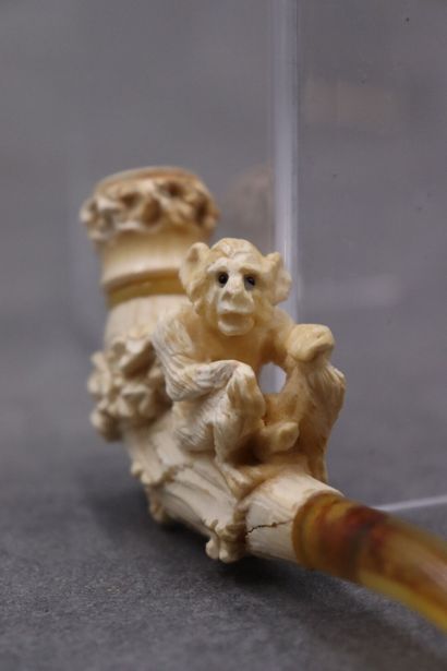 Réunion d'une pipe et un foyer en écume de...