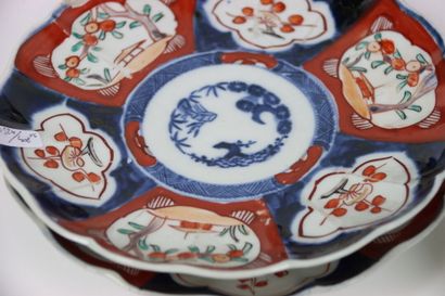 JAPAN. Meeting of six poly-lobed plates in...