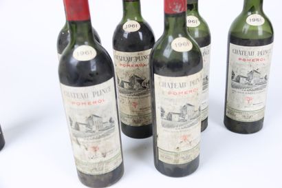 7 POMEROL 1961
Lot of 7 bottles of POMEROL....