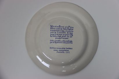 LUNEVILLE. Ensemble de 6 assiettes en faïence...