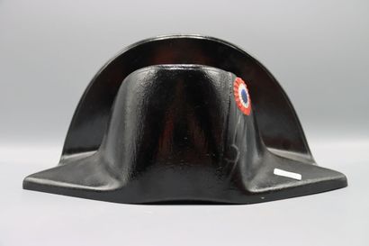 Napoléon 1er. Lot comprenant deux bicornes...