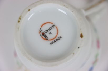 Partie de service en porcelaine (Lourioux)...