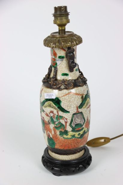 ASIE (CHINE) NANKIN: Vase en porcelaine de...