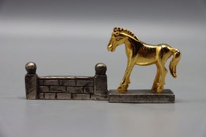 12 knife holders golden horses and silver...