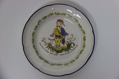 LUNEVILLE. Ensemble de 6 assiettes en faïence...