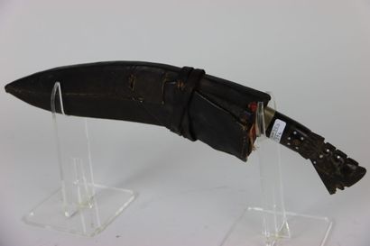 ASIE (NEPAL) : Couteau dit Khukuri, la lame...