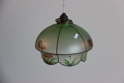 Lustre monte et vient en verre émaillé. Diamètre...