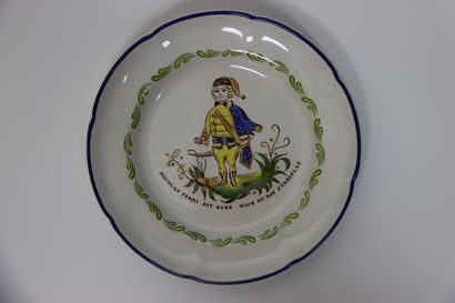 LUNEVILLE. Ensemble de 6 assiettes en faïence...