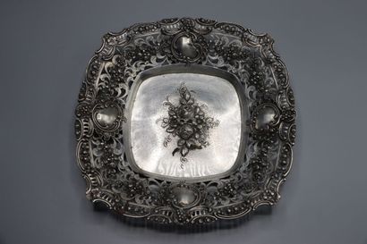 SILVER. Fruit cup pierced in silver 800/1000th....