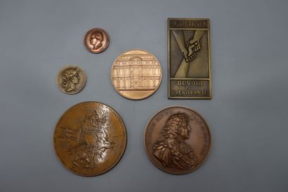 Lot de 6 médailles en bronze dont une au...