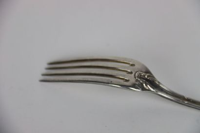 Réunion de deux fourchettes et de deux cuillères...