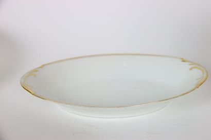 Partie de service en porcelaine de limoges...