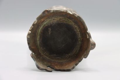 ASIE (CHINE) : Paire de vases en bronze de...