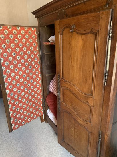 Armoire lorraine en chêne naturel à décor...
