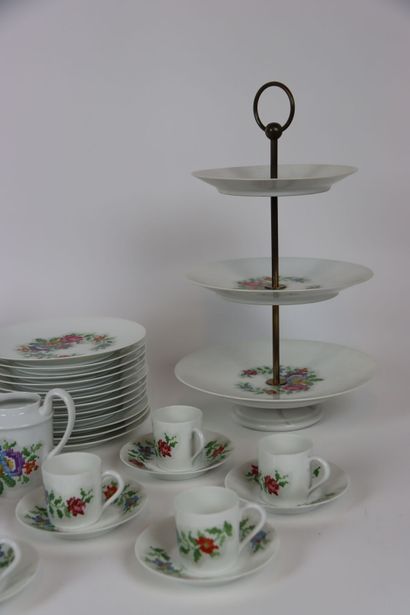 Porcelaine de Paris : Service à Gâteaux et...