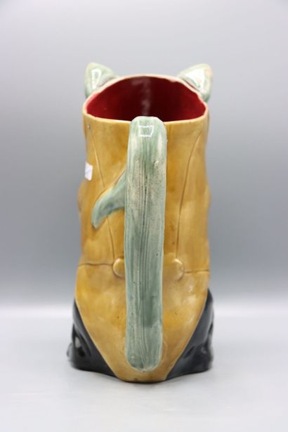 Pichet en barbotine polychrome de chez Orchies...