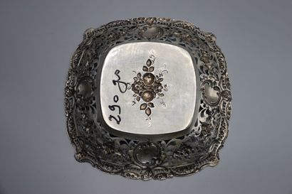 SILVER. Fruit cup pierced in silver 800/1000th....