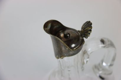Paire de carafes en cristal à montures en...