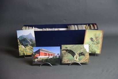 1100 cartes postales sur le thème de l'Asie
Ensemble...