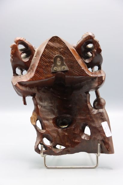 ASIA : Mask representing a crowned man with...