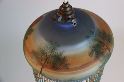 Paire de lustre monte et vient en verre émaillé,...