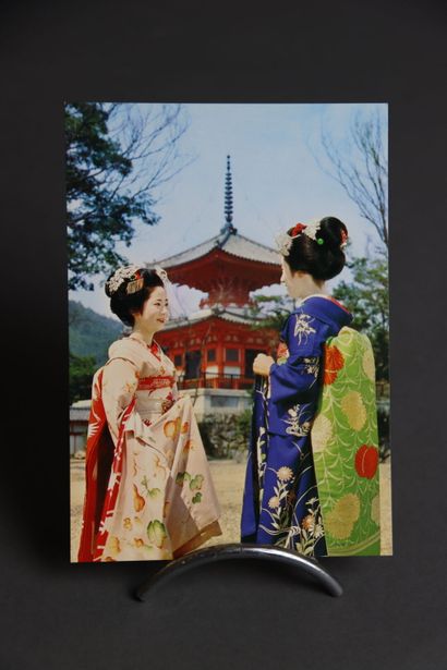 1200 cartes postales sur le thème de l'Asie
Ensemble...