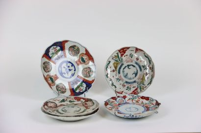 JAPAN. Meeting of four plates and a dish...