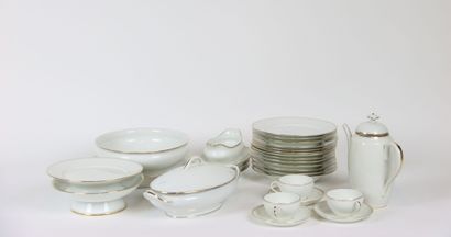 Partie de service en porcelaine de limoges...