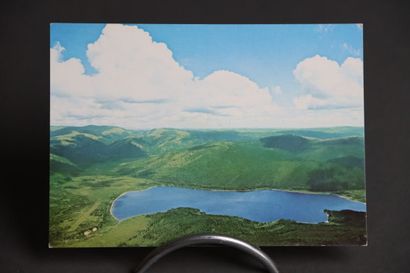 1100 cartes postales sur le thème de l'Asie
Ensemble...