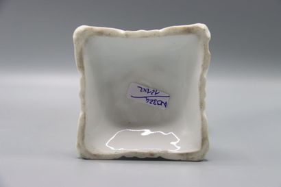 PAIRE DE VASES de mariée en porcelaine de...