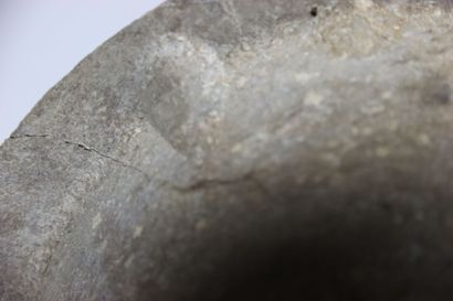 Mortier en pierre. Diamètre : 26 cm. Hauteur...