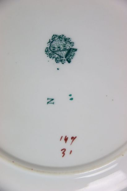 Porcelaine de MINTON : une assiette à dessert...