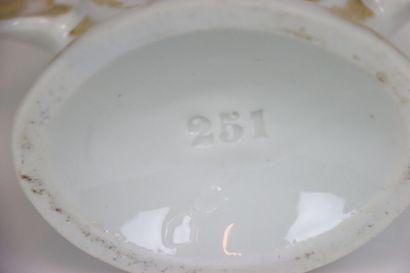Paire de vase de Mariée polychromes en porcelaine...