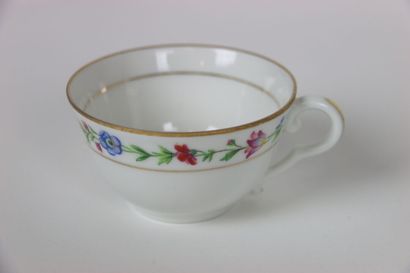 Partie de service en porcelaine (Lourioux)...