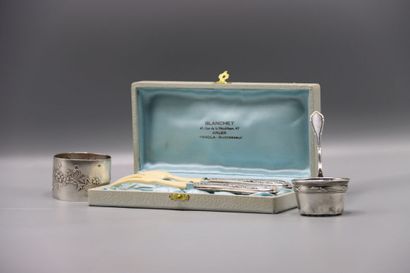 MASS SILVER: Lot including a figured cutlery,...