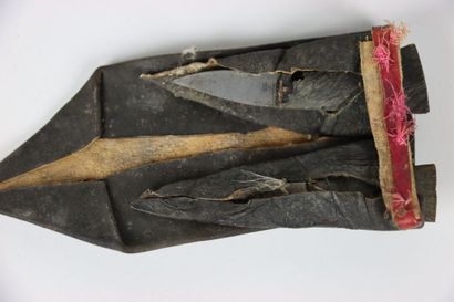 ASIE (NEPAL) : Couteau dit Khukuri, la lame...
